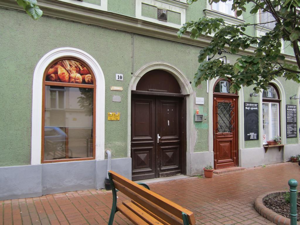 Galeria Apartman Szeged Buitenkant foto